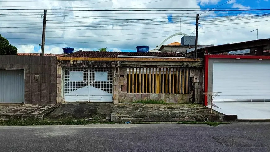 Foto 1 de Casa com 3 Quartos à venda, 250m² em Cidade Universitária, Maceió