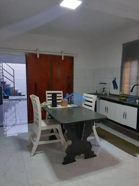 Foto 1 de Sobrado com 2 Quartos à venda, 209m² em Jardim do Líbano, Barueri