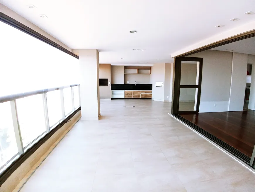 Foto 1 de Apartamento com 3 Quartos à venda, 250m² em Santana, São Paulo