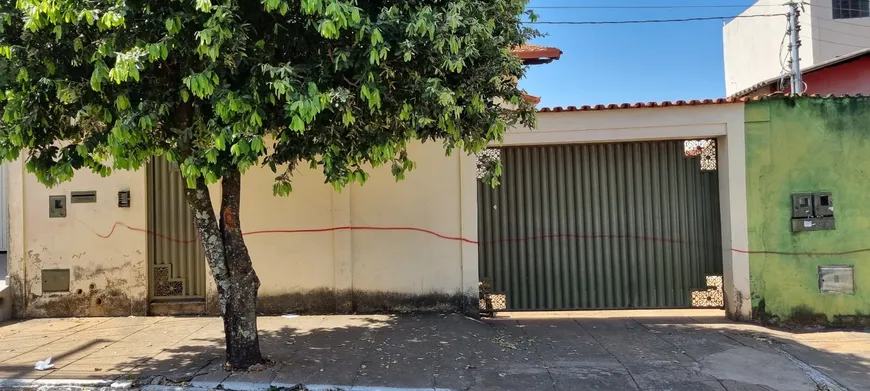 Foto 1 de Casa com 3 Quartos à venda, 140m² em Centro, Anápolis