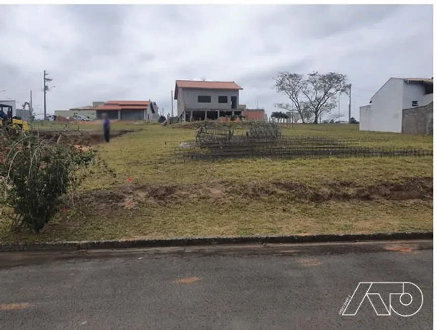 Foto 1 de Lote/Terreno à venda, 408m² em , São Pedro