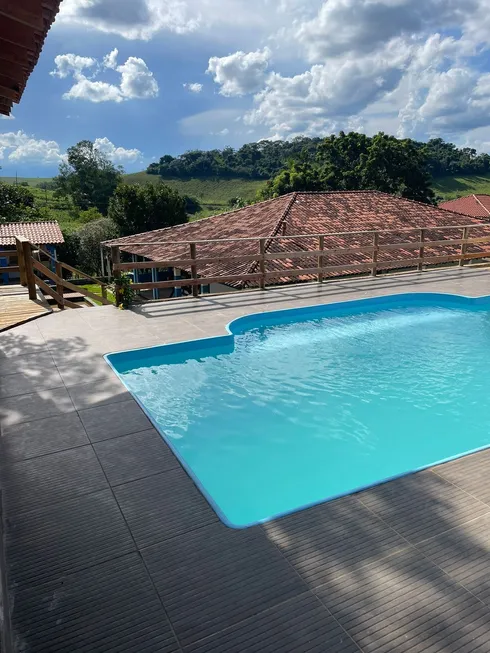 Foto 1 de Fazenda/Sítio com 3 Quartos à venda, 150m² em Zona Rural, São José do Alegre