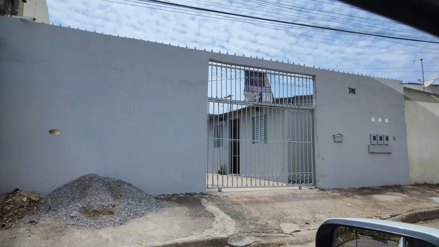 Foto 1 de Casa com 3 Quartos à venda, 125m² em Santa Maria, Brasília