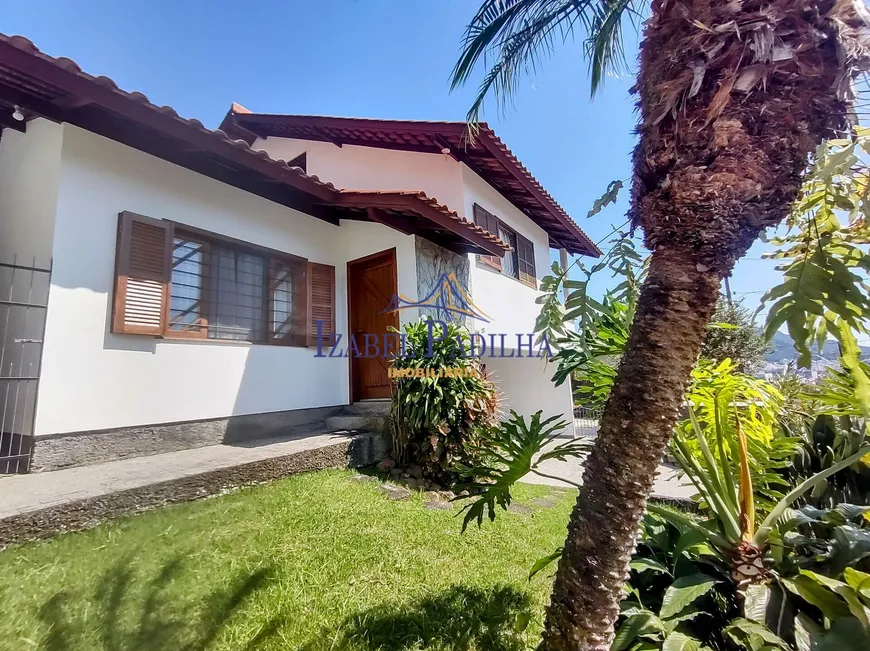 Foto 1 de Casa com 4 Quartos à venda, 223m² em Pantanal, Florianópolis