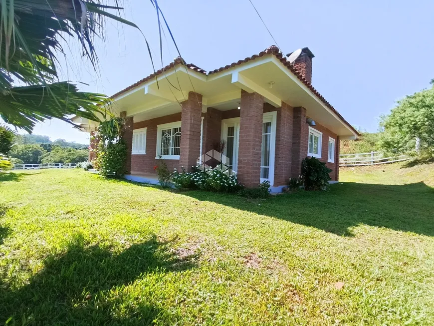 Foto 1 de Fazenda/Sítio com 3 Quartos à venda, 172m² em Linha Santa Cruz, Santa Cruz do Sul