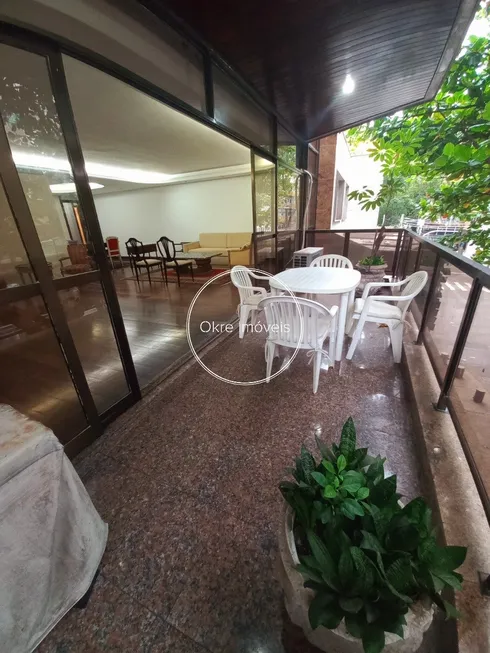 Foto 1 de Apartamento com 4 Quartos à venda, 170m² em Leblon, Rio de Janeiro