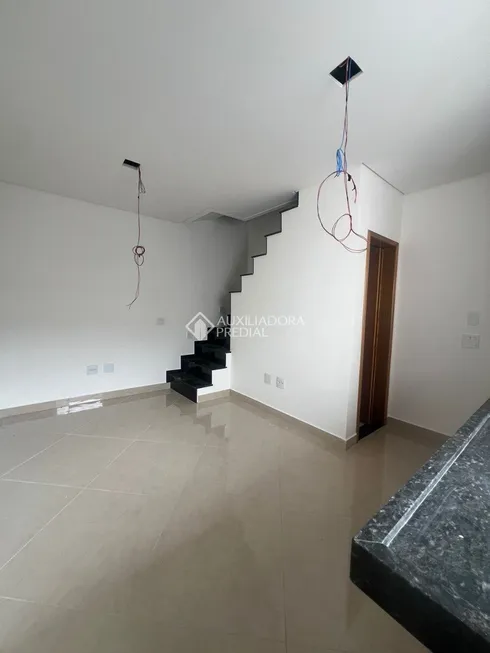 Foto 1 de Sobrado com 2 Quartos à venda, 70m² em Jardim das Maravilhas, Santo André