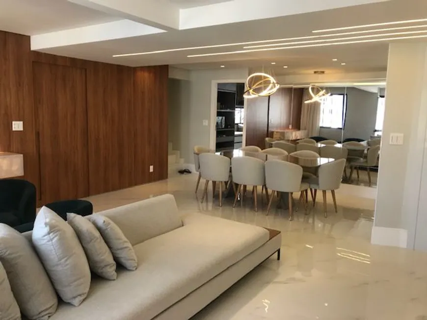 Foto 1 de Apartamento com 3 Quartos à venda, 212m² em Cidade Jardim, Salvador