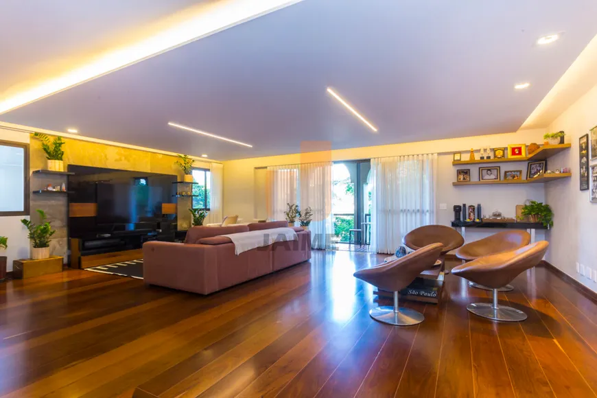Foto 1 de Apartamento com 3 Quartos à venda, 261m² em Higienópolis, São Paulo