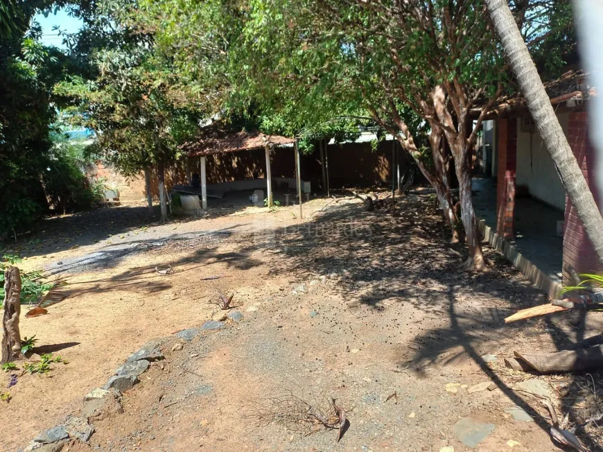 Foto 1 de Lote/Terreno à venda, 10m² em Funcionários, Montes Claros