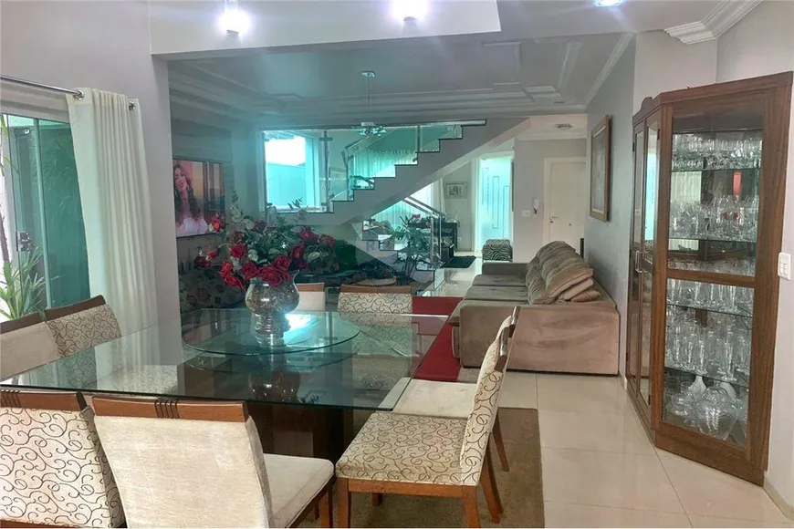 Foto 1 de Casa com 4 Quartos à venda, 315m² em Jardim do Lago, Uberaba