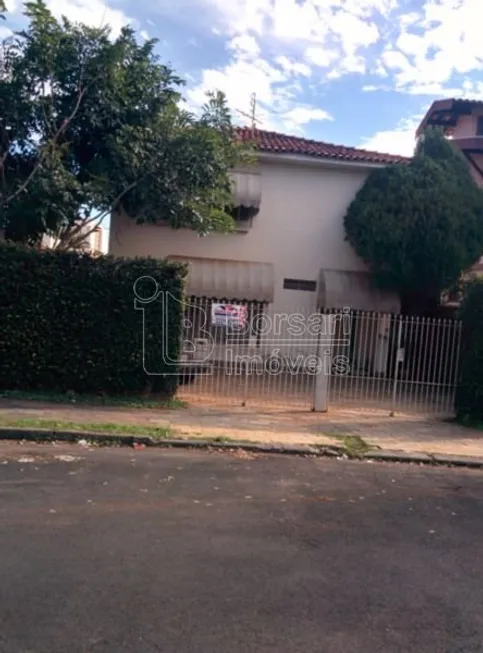 Foto 1 de Sobrado com 3 Quartos à venda, 226m² em Jardim Primavera, Araraquara