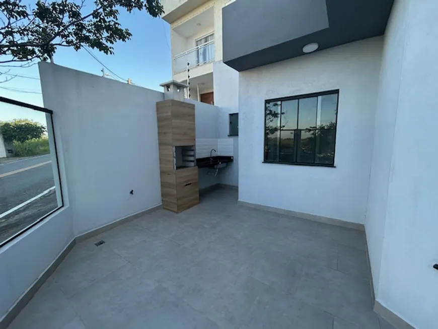 Foto 1 de Casa com 2 Quartos à venda, 55m² em Vale das Palmeiras, Macaé