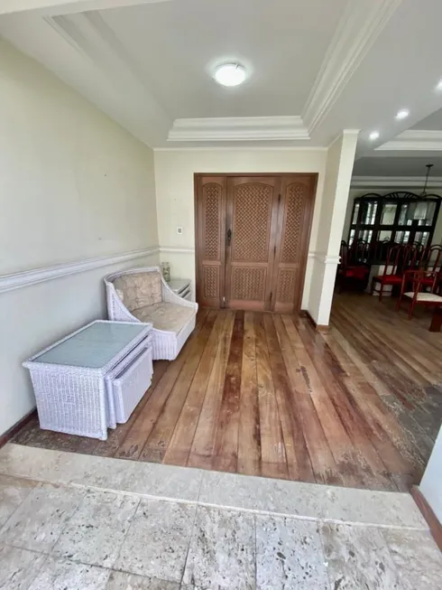 Foto 1 de Apartamento com 4 Quartos à venda, 187m² em Barra, Salvador