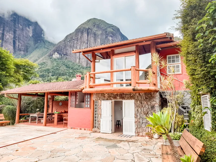 Foto 1 de Casa com 5 Quartos para alugar, 300m² em Araras, Petrópolis