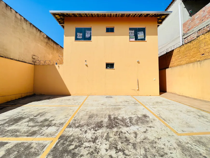 Foto 1 de Casa com 3 Quartos à venda, 85m² em Jardim dos Comerciários, Belo Horizonte