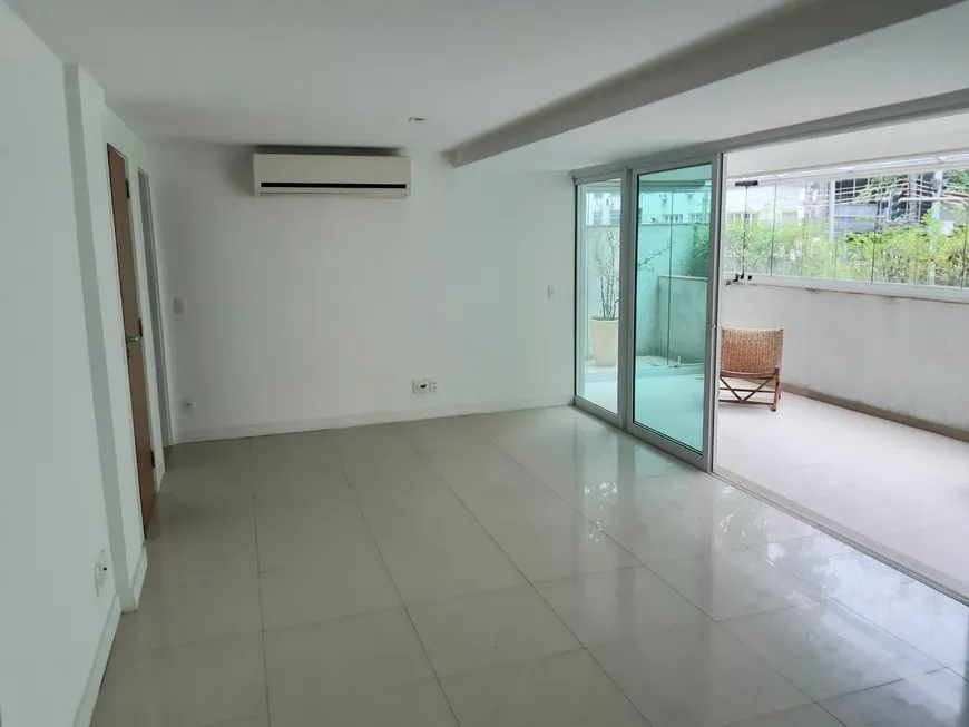 Foto 1 de Apartamento com 4 Quartos para alugar, 220m² em Leblon, Rio de Janeiro