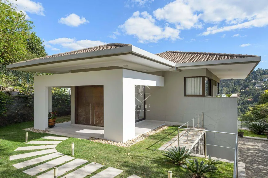 Foto 1 de Casa de Condomínio com 5 Quartos à venda, 831m² em Vila  Alpina, Nova Lima