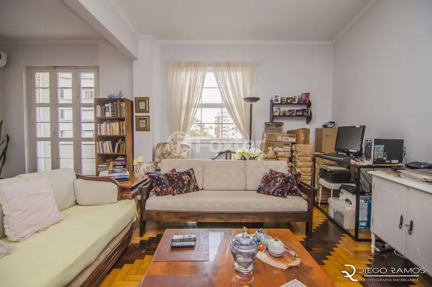 Foto 1 de Apartamento com 2 Quartos à venda, 140m² em Independência, Porto Alegre