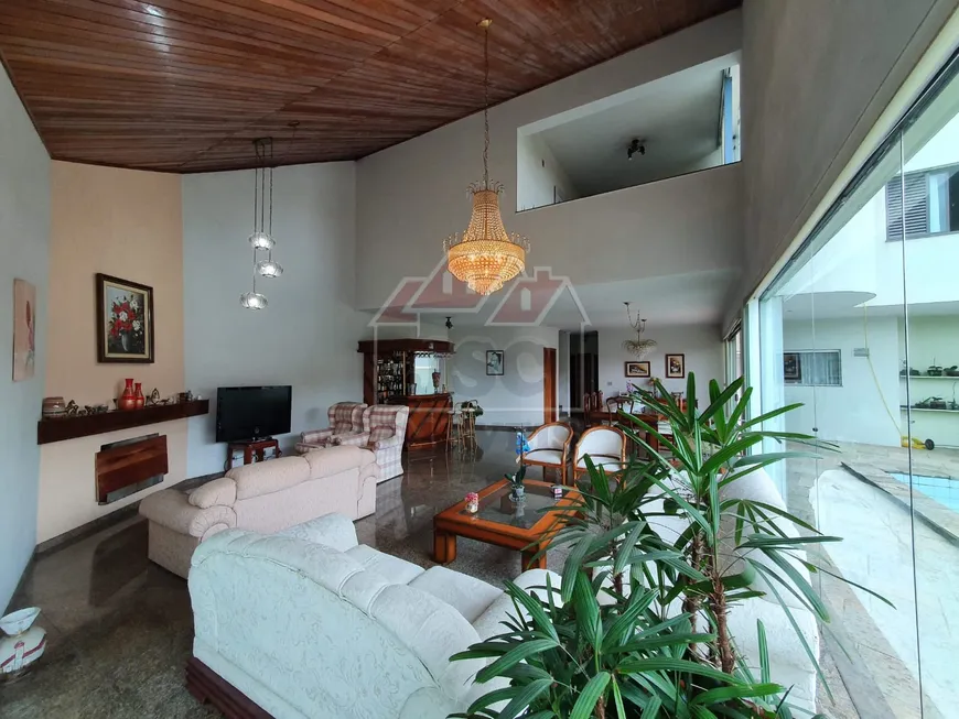 Foto 1 de Casa com 3 Quartos à venda, 437m² em Jardim São Caetano, São Caetano do Sul