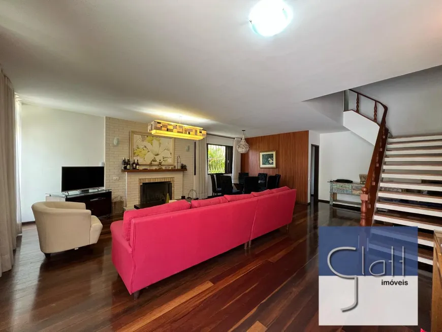 Foto 1 de Casa de Condomínio com 4 Quartos para venda ou aluguel, 190m² em Alto, Teresópolis
