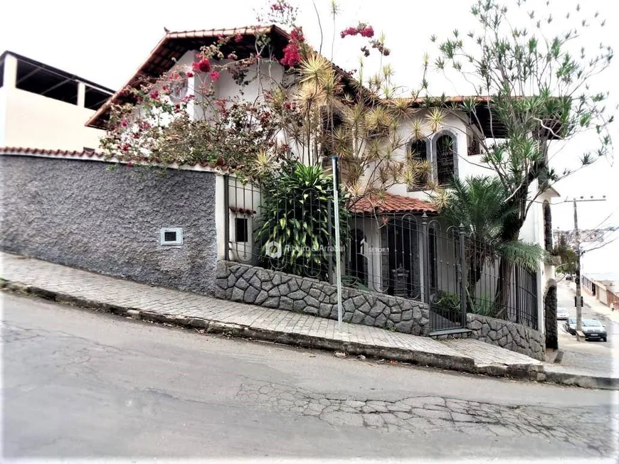 Foto 1 de Casa com 3 Quartos à venda, 224m² em Bairu, Juiz de Fora