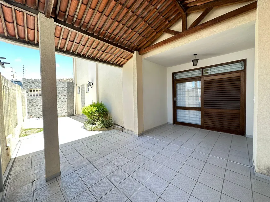 Foto 1 de Casa com 3 Quartos à venda, 130m² em Farol, Maceió