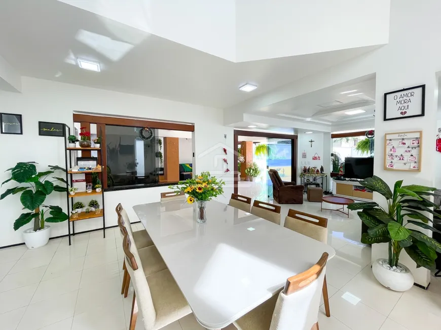 Foto 1 de Casa com 5 Quartos à venda, 380m² em Calhau, São Luís