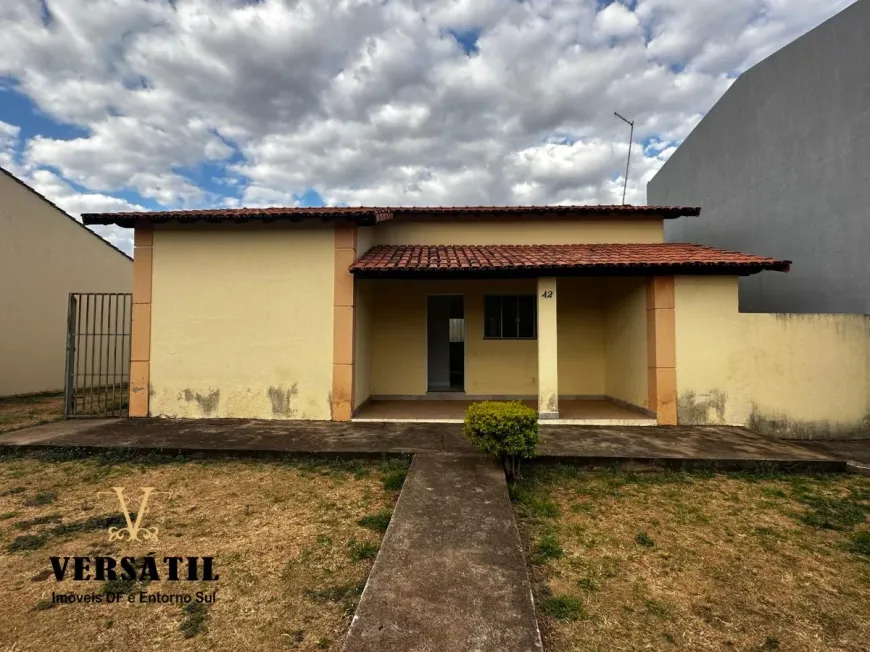 Foto 1 de Casa com 3 Quartos à venda, 150m² em Setor de Chácaras Anhangüera C, Valparaíso de Goiás