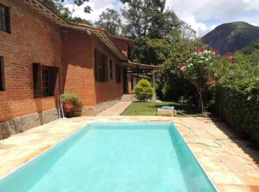 Foto 1 de Casa com 3 Quartos à venda, 335m² em Itaipava, Petrópolis
