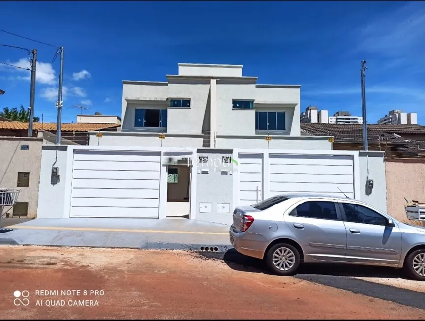 Foto 1 de Sobrado com 3 Quartos à venda, 180m² em Village Veneza, Goiânia