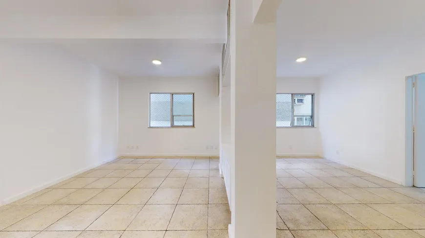 Foto 1 de Apartamento com 2 Quartos à venda, 79m² em Lagoa, Rio de Janeiro
