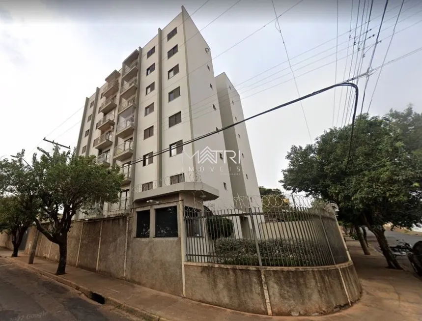 Foto 1 de Apartamento com 2 Quartos à venda, 70m² em Vila Santana, Araraquara