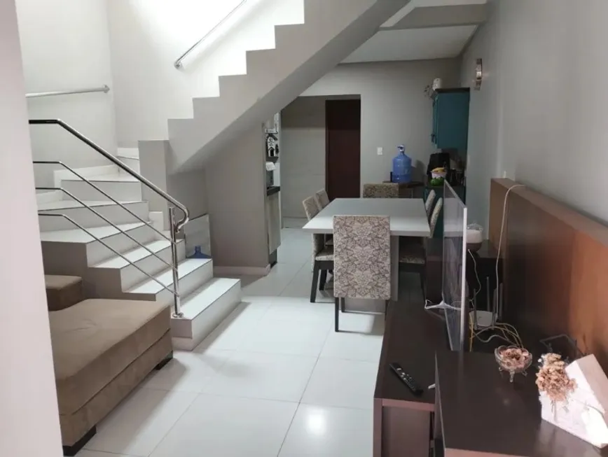 Foto 1 de Sobrado com 3 Quartos à venda, 65m² em Santa Regina, Camboriú