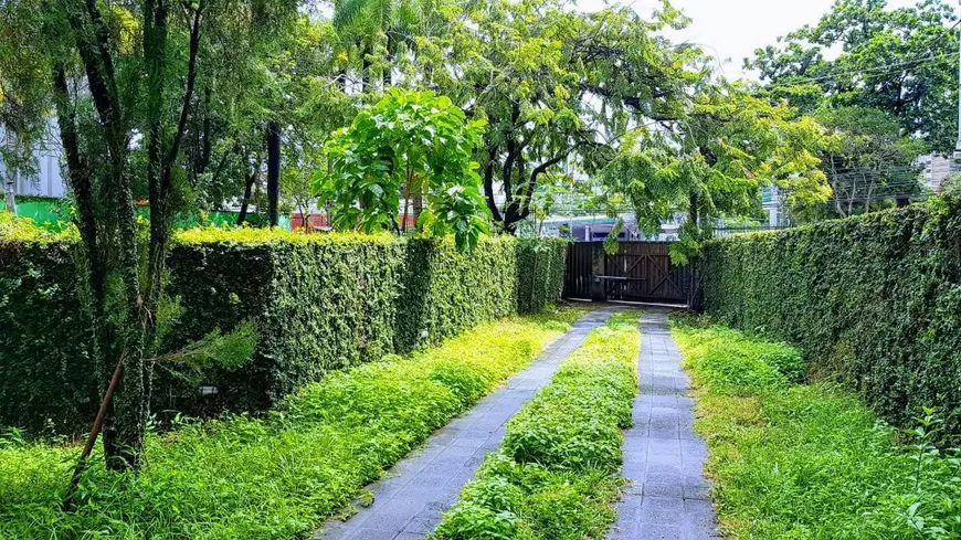 Foto 1 de Ponto Comercial com 8 Quartos à venda, 1000m² em Casa Forte, Recife