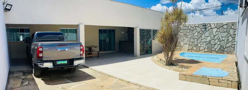 Foto 1 de Casa com 2 Quartos à venda, 100m² em Vila Cauhy, Brasília