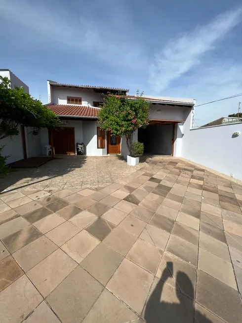 Foto 1 de Casa com 4 Quartos à venda, 300m² em Tamandare, Esteio