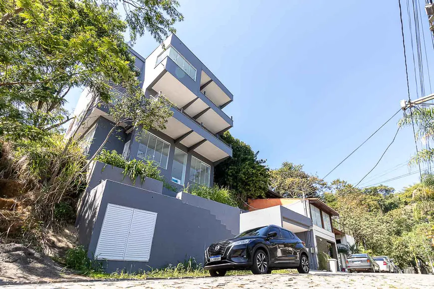 Foto 1 de Casa com 4 Quartos à venda, 440m² em Pendotiba, Niterói