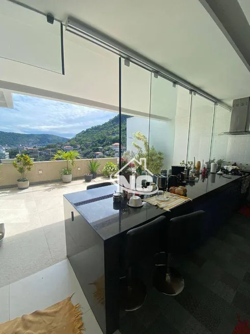 Foto 1 de Casa com 5 Quartos à venda, 300m² em Charitas, Niterói