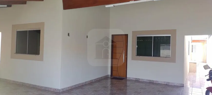 Foto 1 de Casa com 3 Quartos à venda, 193m² em Jardim das Palmeiras, Uberlândia