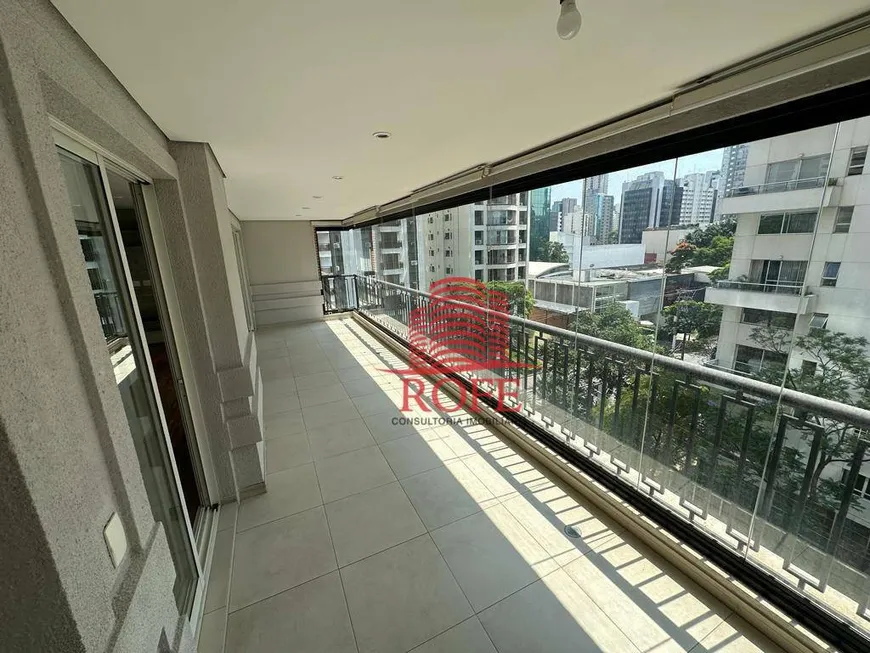 Foto 1 de Apartamento com 3 Quartos à venda, 160m² em Itaim Bibi, São Paulo