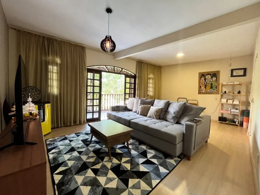 Foto 1 de Casa com 3 Quartos à venda, 260m² em Vila Yolanda, Osasco