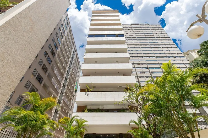 Foto 1 de Apartamento com 4 Quartos à venda, 240m² em Higienópolis, São Paulo