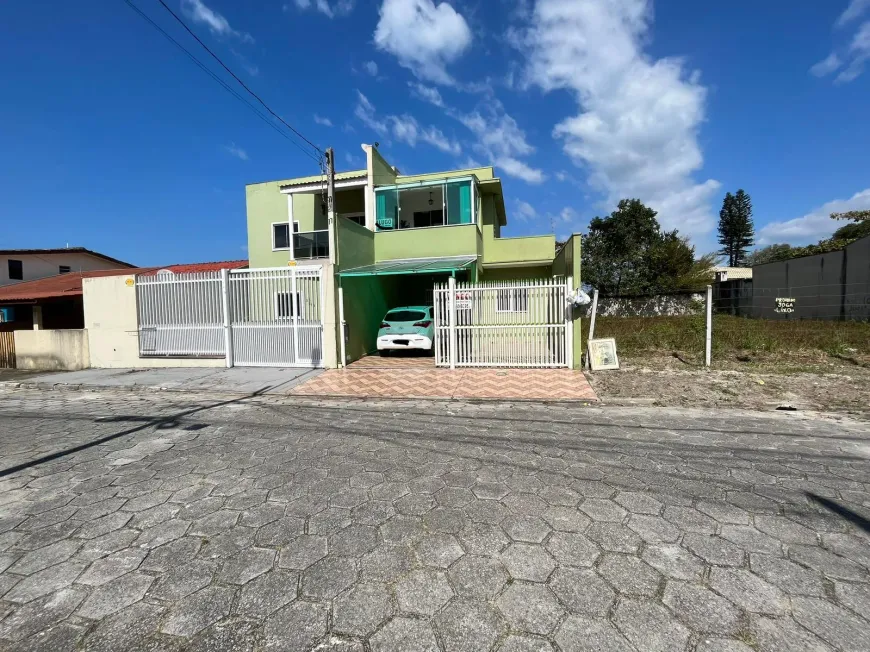 Foto 1 de Sobrado com 3 Quartos à venda, 84m² em Junara, Matinhos