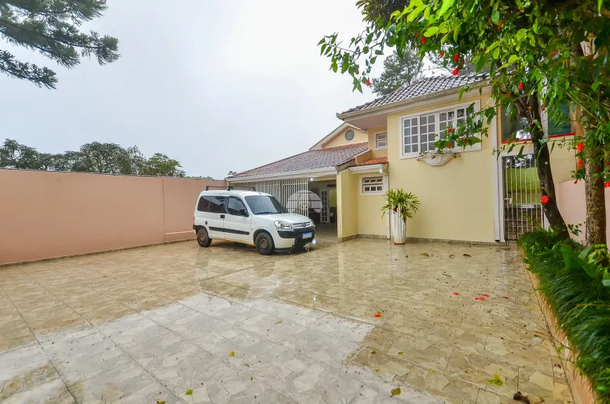 Foto 1 de Casa com 3 Quartos à venda, 177m² em Santa Cândida, Curitiba