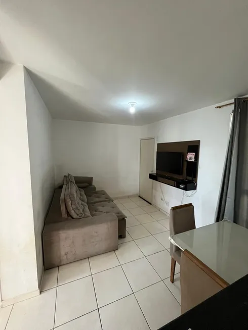Foto 1 de Apartamento com 2 Quartos à venda, 45m² em Chácaras Reunidas Santa Terezinha, Contagem