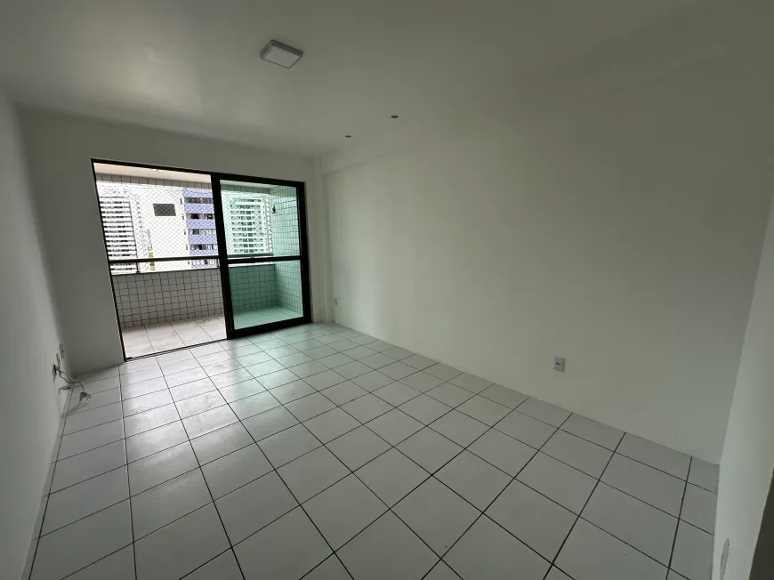 Foto 1 de Apartamento com 3 Quartos para alugar, 125m² em Rosarinho, Recife