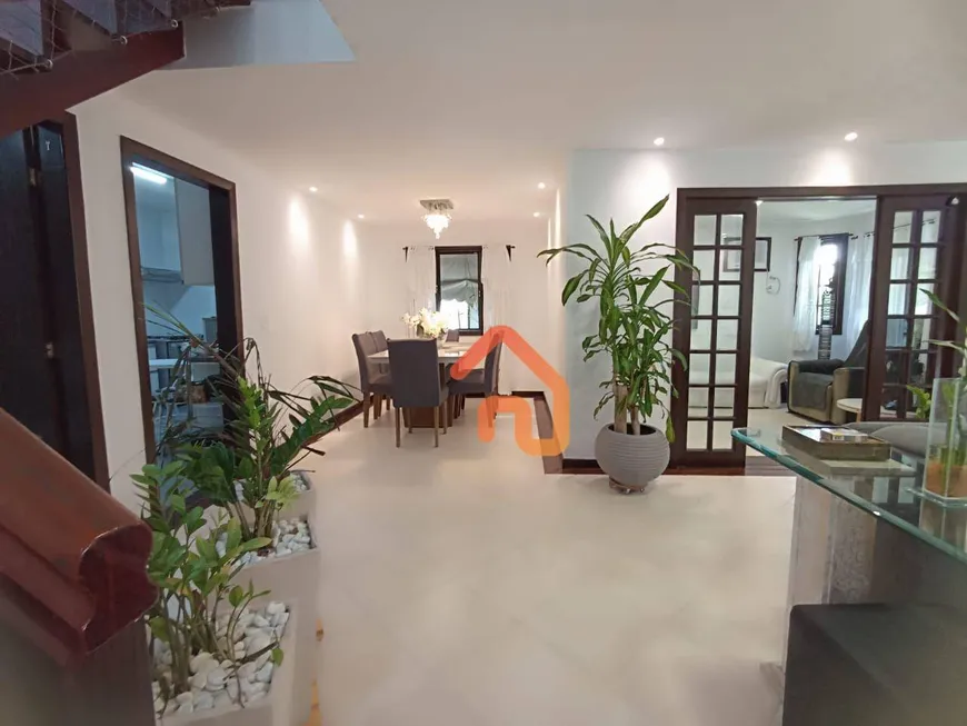 Foto 1 de Casa de Condomínio com 3 Quartos à venda, 169m² em Badu, Niterói