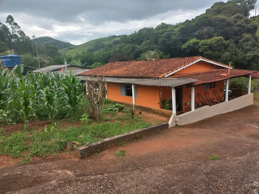 Foto 1 de Fazenda/Sítio com 2 Quartos à venda, 60m² em Zona Rural, Ouro Fino