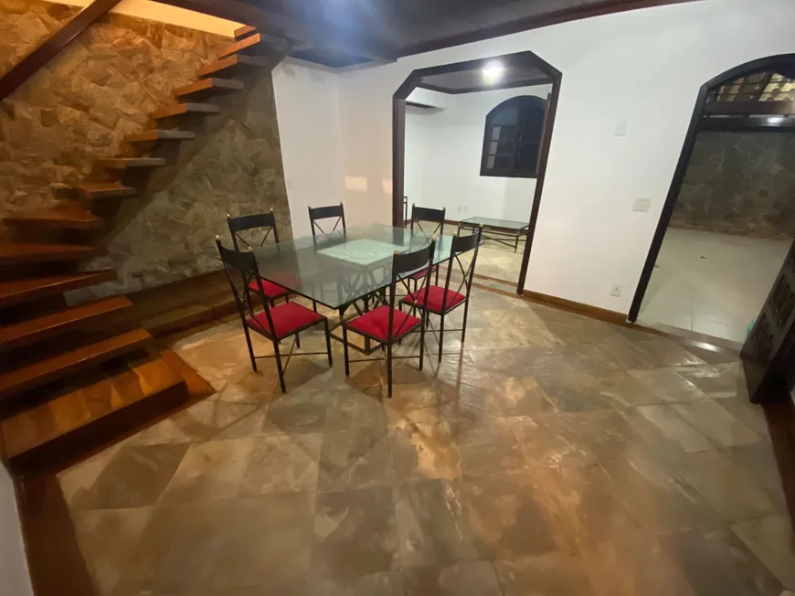 Foto 1 de Casa com 5 Quartos para venda ou aluguel, 260m² em Piratininga, Niterói